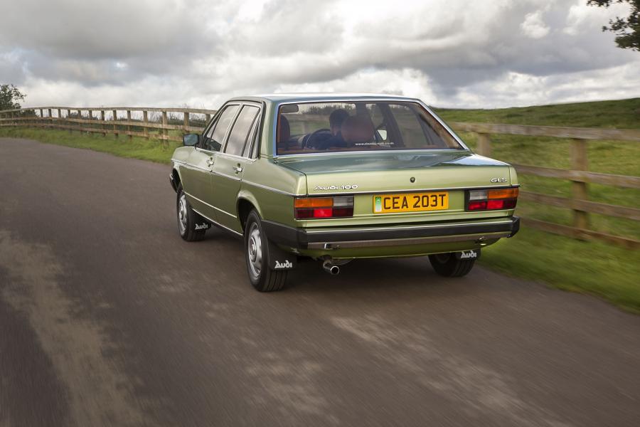  Audi 100 (C2) 1976 года  (UK) (фото 8 из 12)